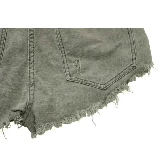 Free People Raw Patched Cutoff Shorts Frayed Hem Military Olive Green Size 0 - Picture 10 of 12